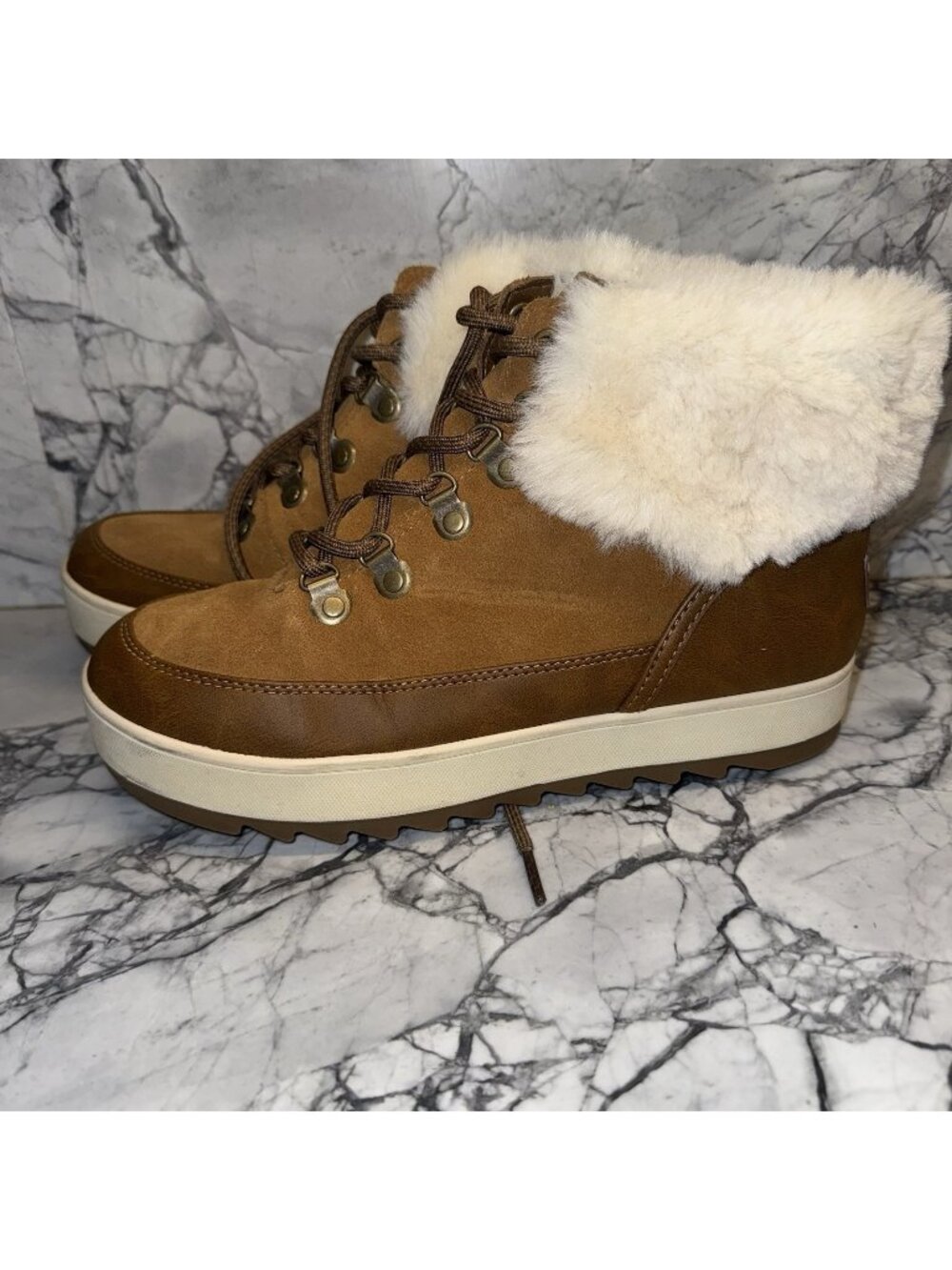 Koolaburra by UGG Tynlee Lace Up Chestnut Suede Fur Boots Womens Size 8